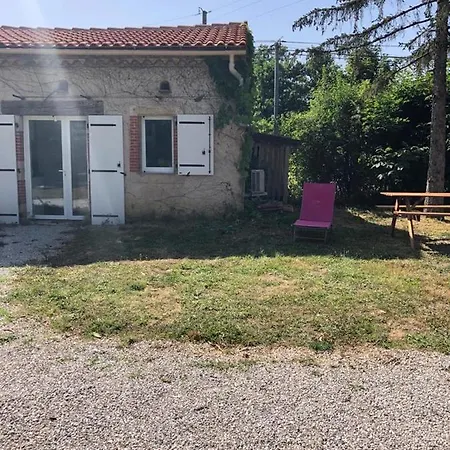 Maisonnette Proche Du Centre Ville, Parking Et Jardin *